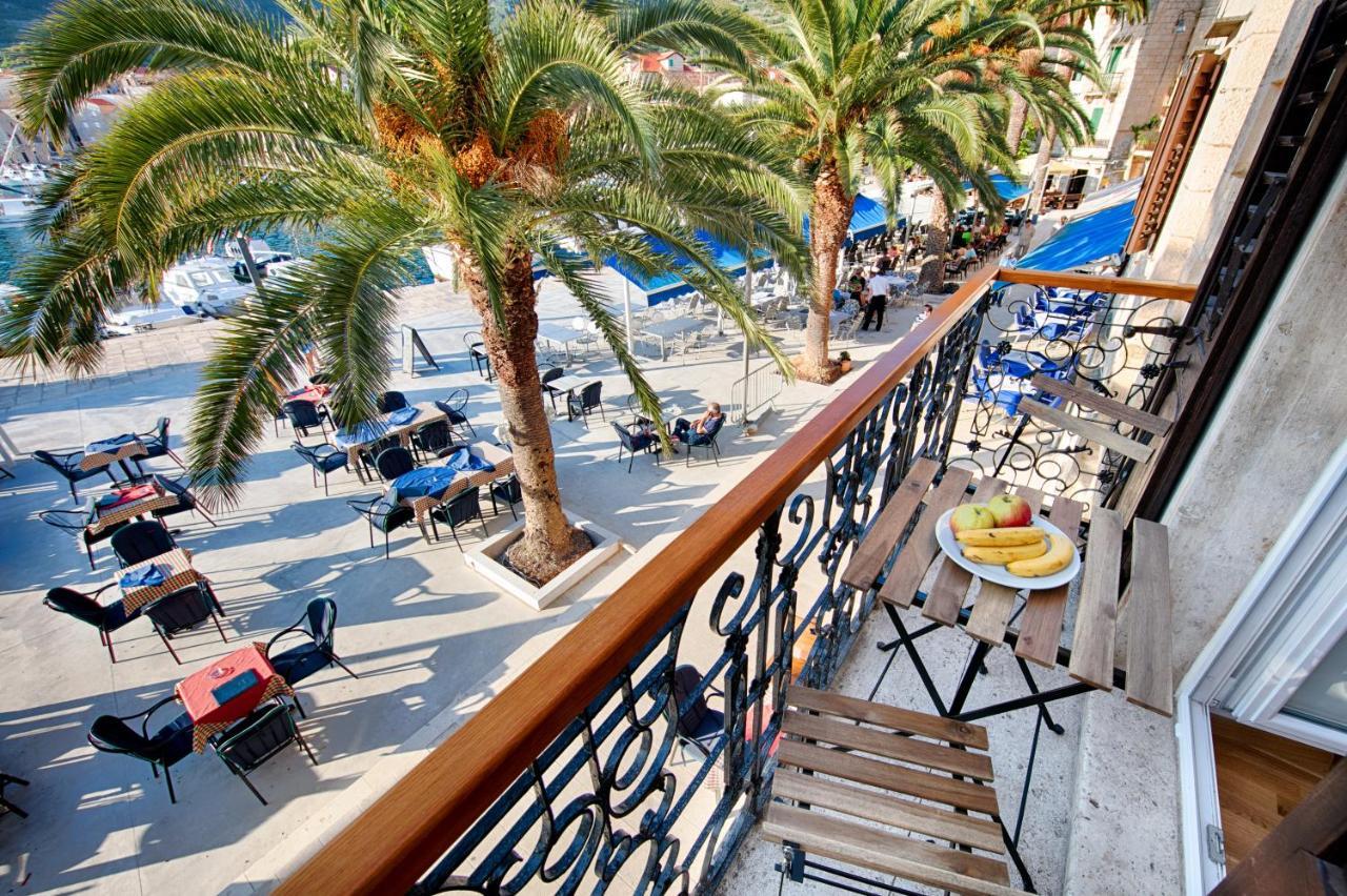 Seafront Rooms Koluna Komiža Exteriör bild