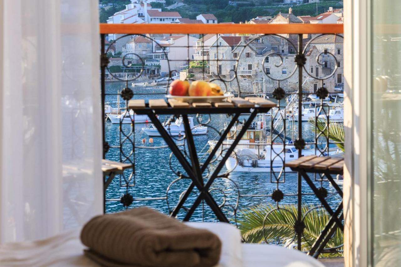 Seafront Rooms Koluna Komiža Exteriör bild